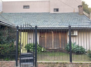 Casa de 4 ambientes, Lomas de Zamora · Venta de Casa 4 Amb. Lomas de Zamora – con Patio Amplio - Excelente Ubicación