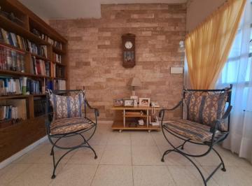 Casa de 5 ambientes, Córdoba · Se Vende Hermosa Casa en Barrio Maipu.