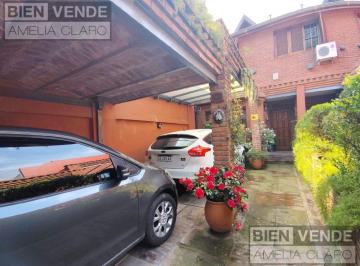 Casa · 132m² · 5 Ambientes · 2 Cocheras · Venta Dúplex 5 Ambientes con Doble Cochera Cubierta Pileta y Parilla