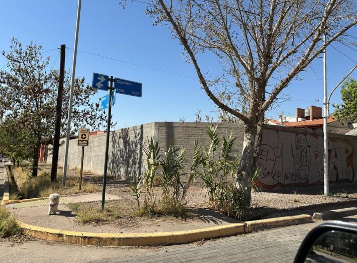 Terreno · 400m²