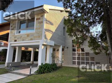 Casa · 200m² · 5 Ambientes · 2 Cocheras · Casa en El Sosiego Casa en Venta Dos Plantas Reaccionada Jardín Pileta