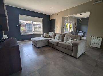 Casa 589m² Venta Las Acequias · Casa con Piscina, Calefacción por Radiadores, Apto Crédito. Excelente Ubicación.