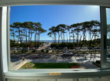 Departamento · 107m² · 4 Ambientes · 1 Cochera · Departamento - Playa Mansa