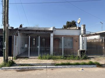 Casa · 95m² · 4 Ambientes · 1 Cochera · Casa con Dpto en El Fondo en Venta en San Antonio de Padua