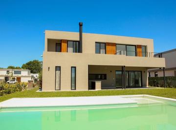 Casa · 213m² · 6 Ambientes · 2 Cocheras · Casa en Venta en La Calesa, Pilará - 6 Ambientes