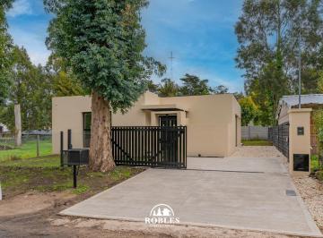 Casa · 102m² · 4 Ambientes · Casa Estilo Moderno en El Bosque Peralta Ramos