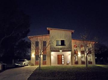 Casa · 260m² · 4 Ambientes · 2 Cocheras · Venta Casa - Barrio San Matias - Escobar