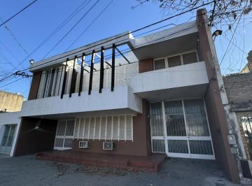 Casa de 6 ambientes, Rosario · Venta Casa 3 Dorm. Laprida 3034 con Galpon y Oficinas con Ingreso Independiente