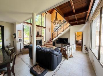 Casa · 185m² · 5 Ambientes · 2 Cocheras · Casa en Venta en Campos de Esther - Calidad, Confort y Naturaleza - Lote 70