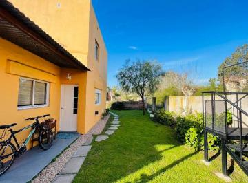 Casa · 183m² · 6 Ambientes · 1 Cochera · Casa en Venta en Luján, Zona Oeste - 6 Ambientes