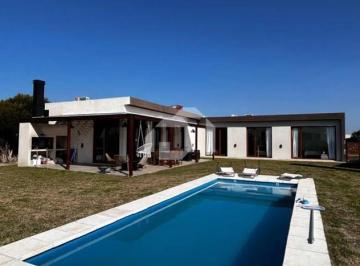 Casa · 205m² · 5 Ambientes · 1 Cochera · Casa en Venta en San Sebastian - Area 6, San Sebastian, Escobar