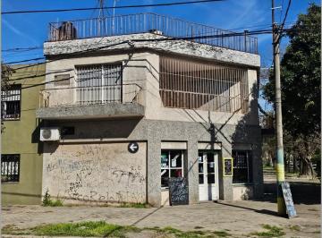 Casa · 84m² · 4 Ambientes · Casa en Venta de Planta Alta en Barrio Ludueña - 2 Dorm.