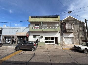 Casa · 212m² · 7 Ambientes · 2 Cocheras · Amplia Casa en Venta - B° Industrial - 2 Viviendas en Una