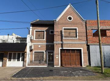 Casa · 280m² · 9 Ambientes · 2 Cocheras · Casa en Jorge Cura