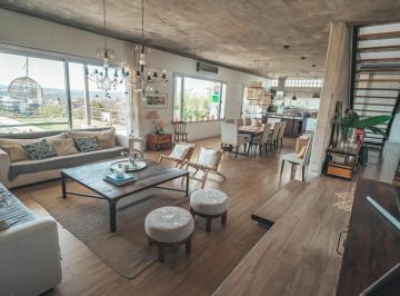 Casa · 438m² · 6 Ambientes · 2 Cocheras · Se Vende Imponente Casa en Country Estancia Q2
