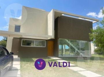 Casa · 155m² · 6 Ambientes · 2 Cocheras · Casa en Venta - Barrio Santa Juana, Canning