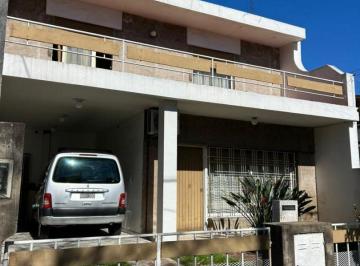 FHP-FHP-105_2 · Excelente Casa de 5 Ambientes!