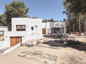 Casa de 6 ambientes, Costa Esmeralda · Senderos II Lote 156 P/12 Pax C/pileta Cercada