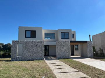 Casa · 262m² · 7 Ambientes · 2 Cocheras · Casa en Venta 7 Ambientes a Estrenar Tilbury, Pilara - Pilar