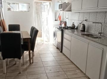 Casa de 3 ambientes, La Plata · Venta de Casa, de 2 Dorm. y Jardín