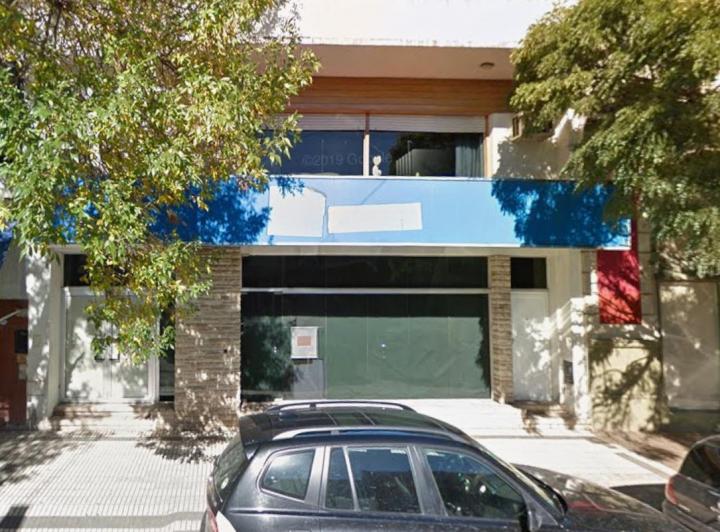 Local comercial · 388m²