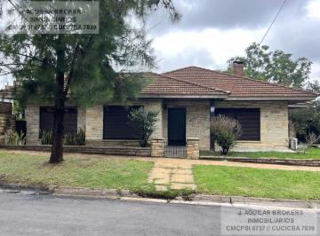 Casa · 205m² · 4 Ambientes · 2 Cocheras · Casa en Venta Adolfo Sordeaux Don Torcuato