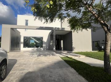 Casa · 177m² · 5 Ambientes · Casa en Venta en Vistas - Puertos de Lago