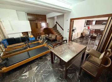 Casa · 110m² · 5 Ambientes · 1 Cochera · Casa de 5 Ambientes en Lote Propio con Pileta y Cochera Para 3 Autos – Ramos Mejía, Zona Oeste