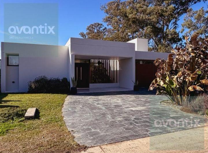 Casa · 269m² · 5 Ambientes · 2 Cocheras