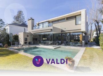 Casa · 350m² · 7 Ambientes · 4 Cocheras · Casa en Venta - Barrio Saint Thomas Este, Canning