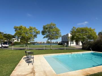 Casa · 190m² · 4 Ambientes · Casa en Venta, 3 Dorm. en Countries/b. Cerrado (Escobar) - Vistas, con Parrilla