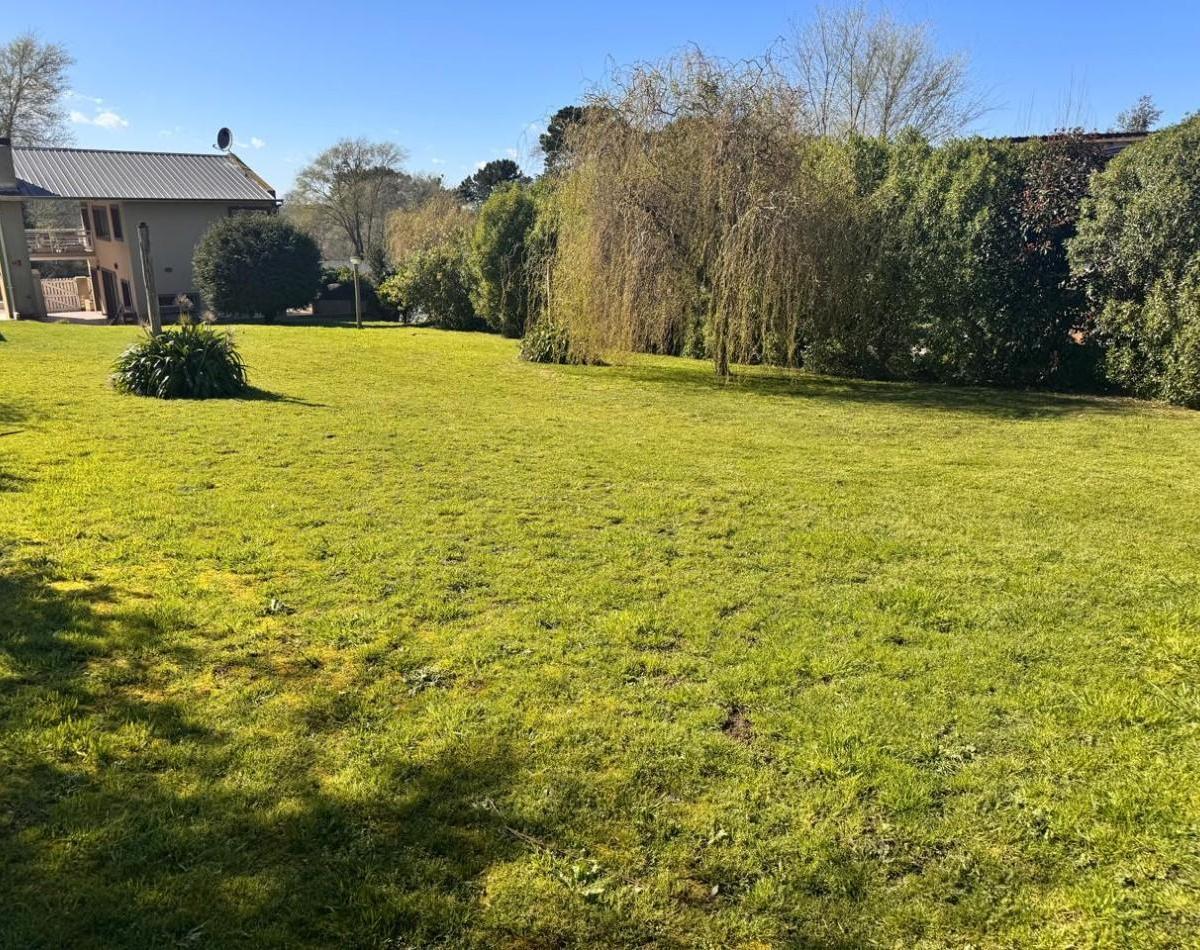 Lote en venta de 600 m² en zona alta, cercado y nivelado