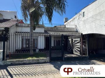 Casa · 180ha · 4 Ambientes · 1 Cochera · Venta | Casa Para Dos Familias a Demoler/refaccionar en Destacada Zona