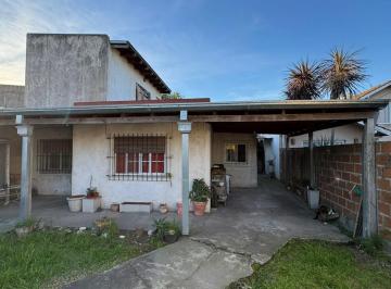 Casa · 290m² · 4 Ambientes · Hermosa Casa con Cercanía a Estación de Tren Villa de Mayo