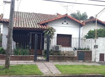 Casa · 251m² · 4 Ambientes · 2 Cocheras · Casa en Una Planta en Venta en Olivos