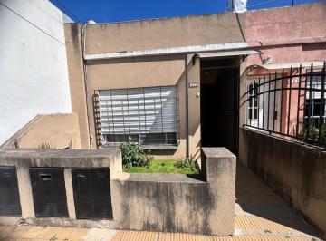 Casa · 60m² · 3 Ambientes · En Venta en Palomar Casa en PH Al Frente de 3 Ambientes F: 10622