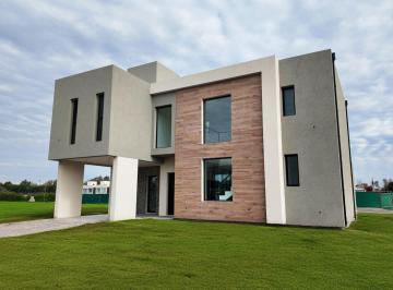 VCO-VC2-336_2 · Casa en Venta, 5 Ambientes en Ituzaingo Barrio Cerrado con Amenities