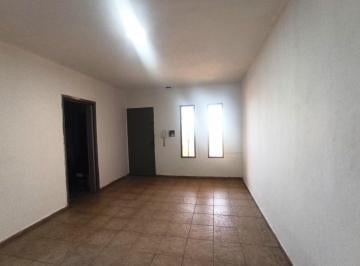 Departamento · 51m² · 3 Ambientes · 2º por Escalera, 1º en Precio: Depto con Patio Sobre Av Alberdi
