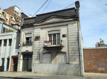 Casa · 285m² · 10 Ambientes · Venta Casa de Gran Categoría en Zona Céntrica Maipú 1374