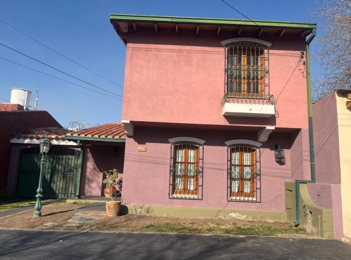 Casa · 158m² · 6 Ambientes · 2 Cocheras
