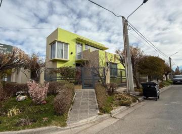 Casa · 212m² · 5 Ambientes · Venta Casa 3 Dorm., Choroy 1390, Terrazas de Neuquen