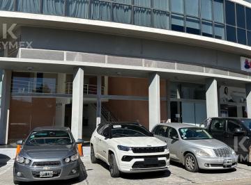 Local comercial · 83m² · 1 Ambiente · 1 Cochera · Alquiler - Local - Camaño - 46 Plaza