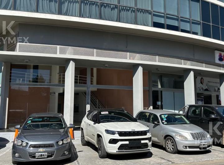 Local comercial · 83m² · 1 Ambiente · 1 Cochera