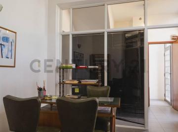 Oficina comercial · 98m² · 3 Ambientes · Venta Local + Departamento 2 Dorm. (Frente a La Municipalidad de Ensenada)
