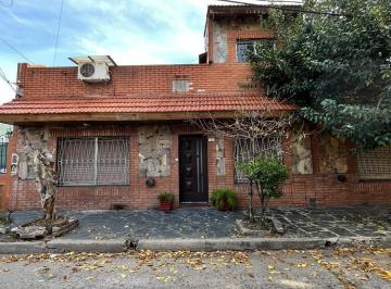 Casa · 182m² · 3 Ambientes · Casa en Venta en Gerli Oeste.