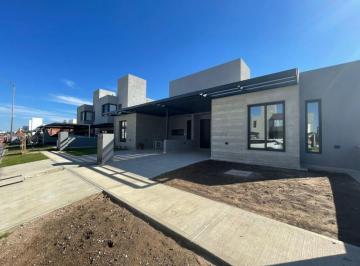 Casa · 108m² · 3 Ambientes · 1 Cochera · Venta Duplex San Ignacio - Manantiales