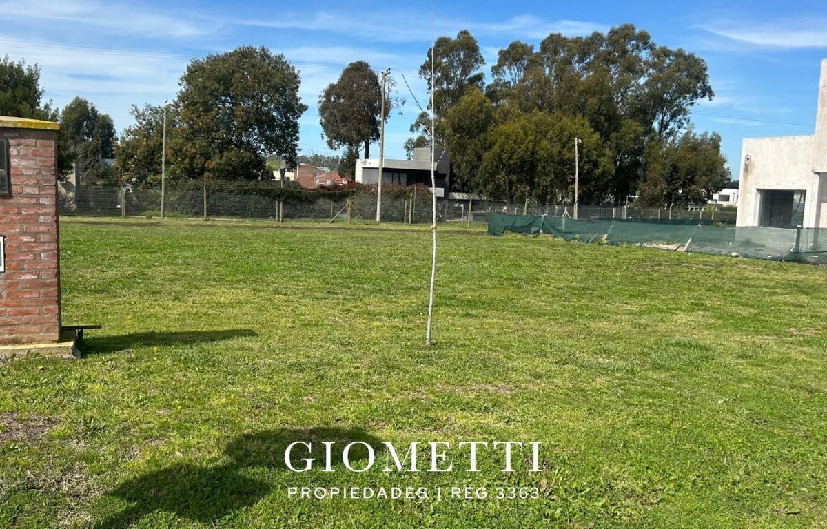 Lote 606 m2 en Arenas Chico, barrio privado frente al Golf Tulsa