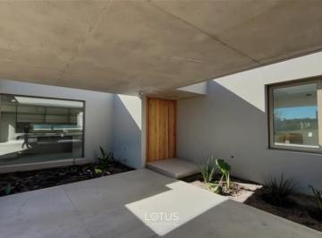 Casa · 358m² · 6 Ambientes · 2 Cocheras · Vida Barrio Cerrado - Funes