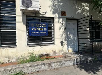 Casa · 135m² · 5 Ambientes · Venta Casa en Plantas Luminosa - Para Remodelar