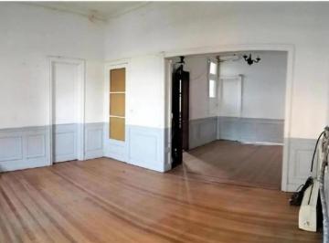 Edificio · 550m² · 9 Ambientes · Edificio a Reciclar Sobre Av San Pedrito, Flores, 225,68 m²